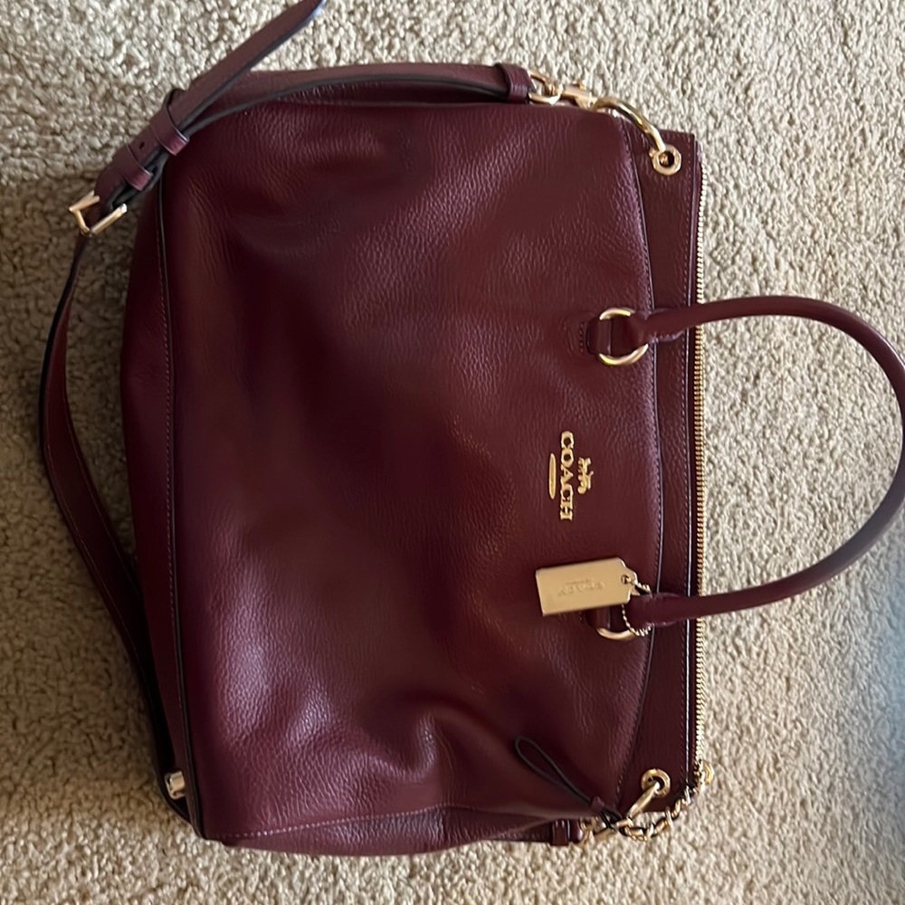 Coach Maroon Red Pebbled Leather Zip/Magnet Multi Compartment Convertible Bag